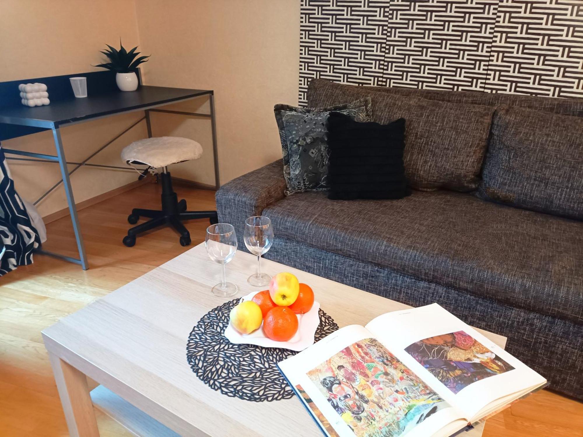 Elegant Old Town Toffee Bliss Apartment, Self Check-In, Steps From Bus Station Riga Exterior photo